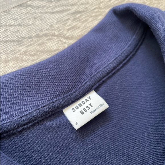 Aritzia navy cropped long sleeve - Picture 3 of 3